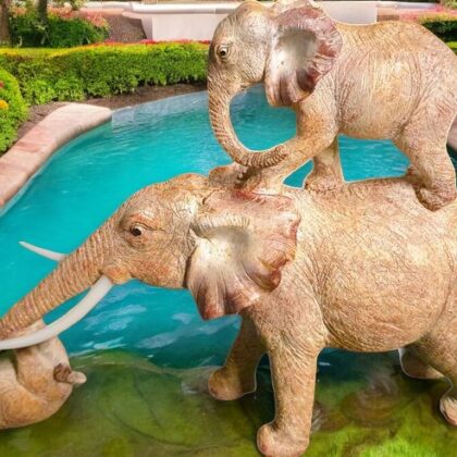 Elephant Family Statue
