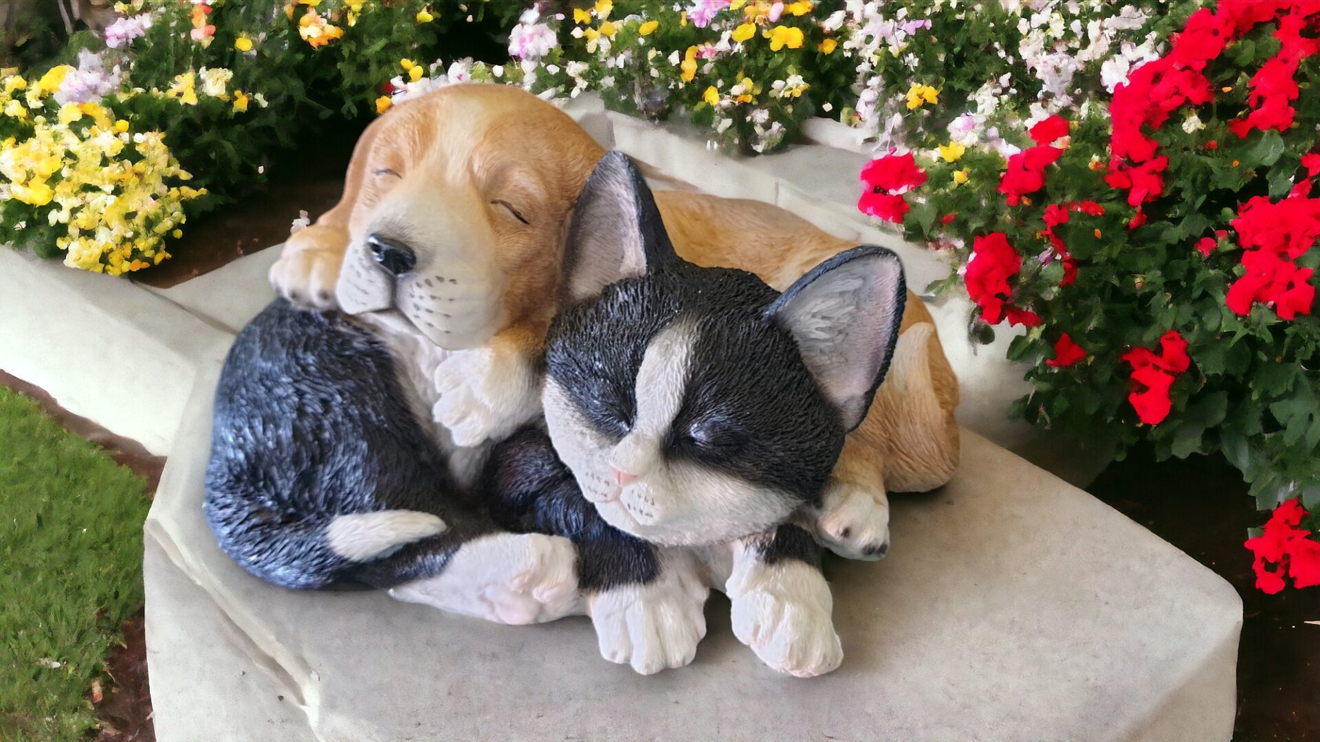 Cat and Dog Snuggling Statue - Image 3