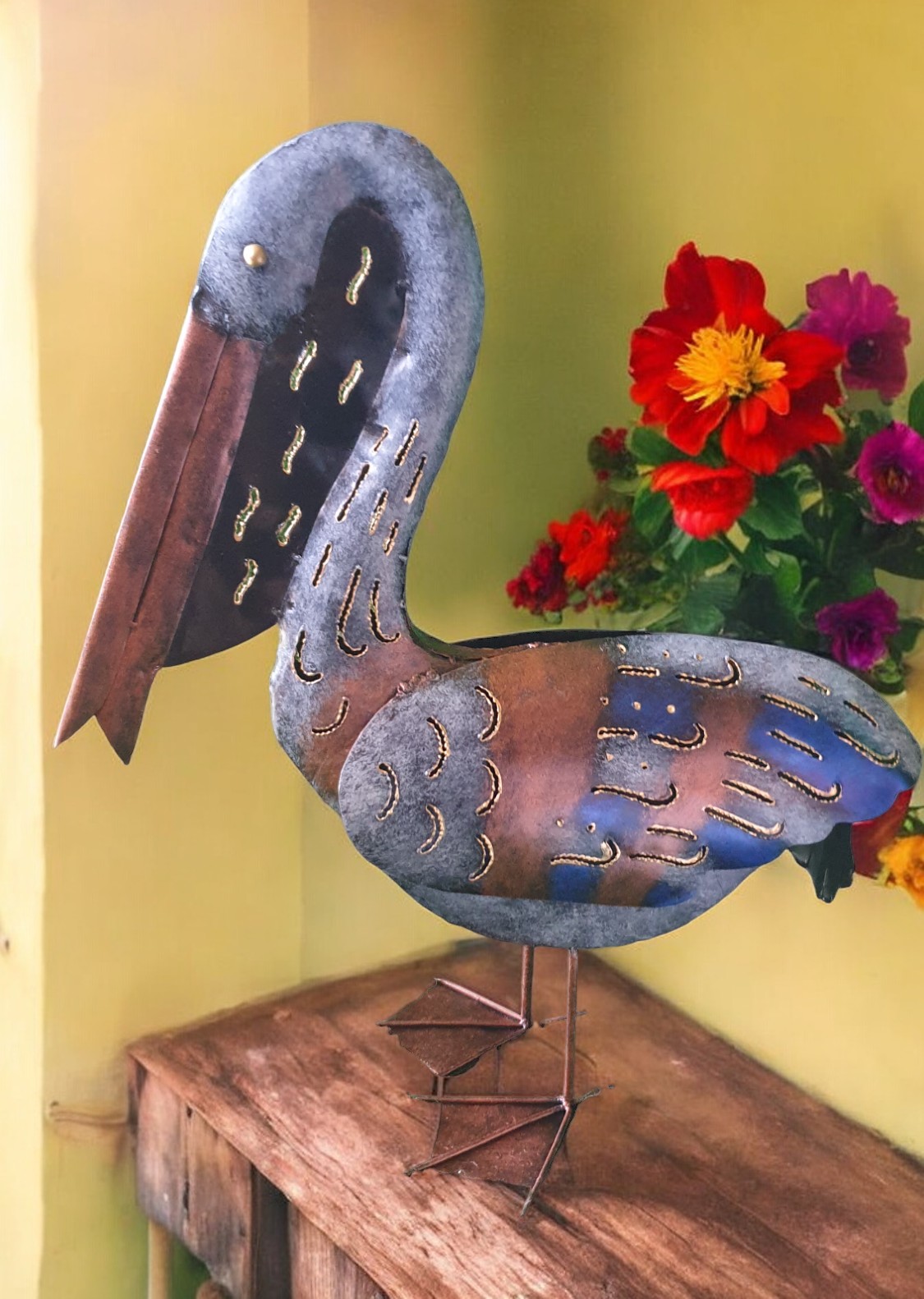 Pelican Statue - Image 4