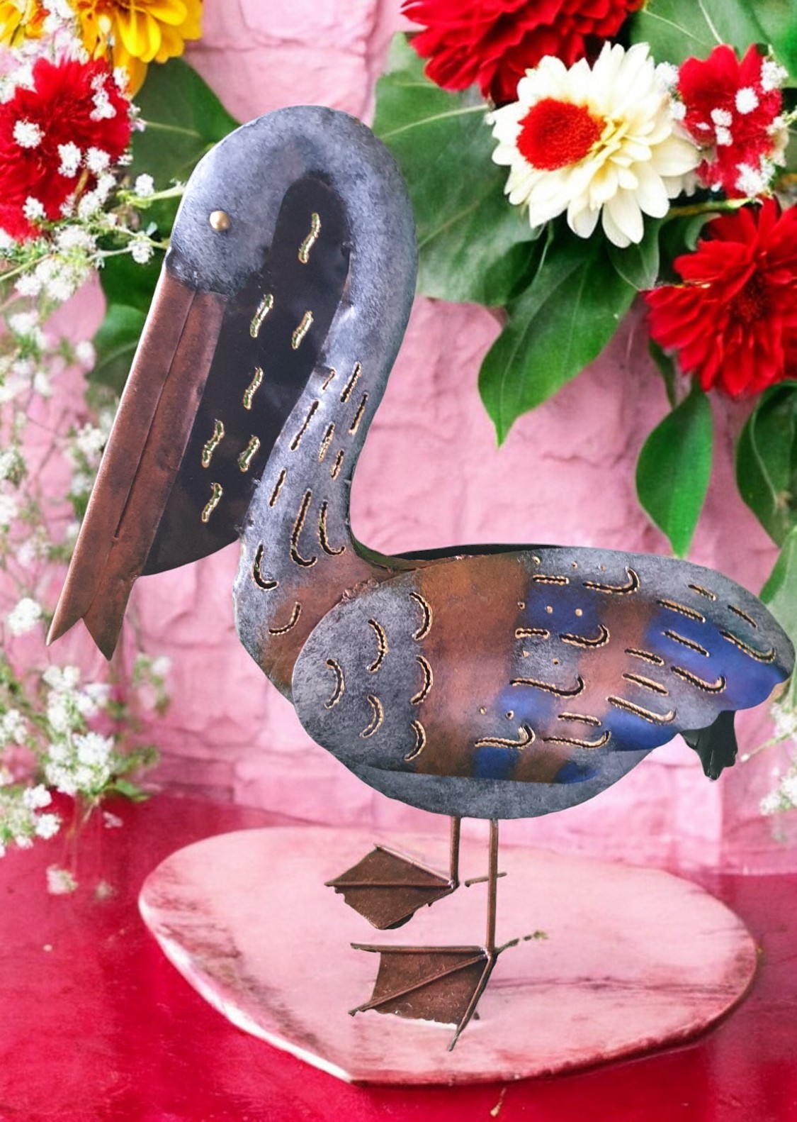 Pelican Statue - Image 3