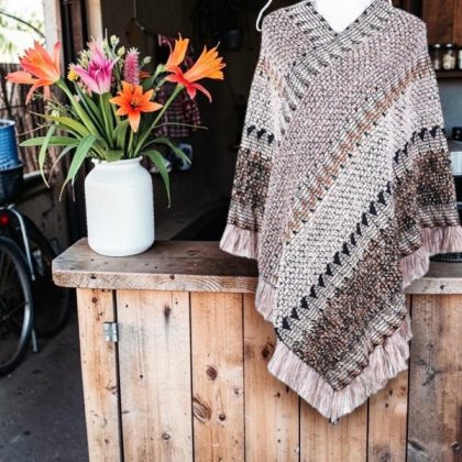 Ladies Free Size Knitted Poncho R