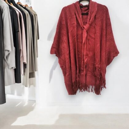 Ladies Free Size Maroon Knitted Poncho With Scarf