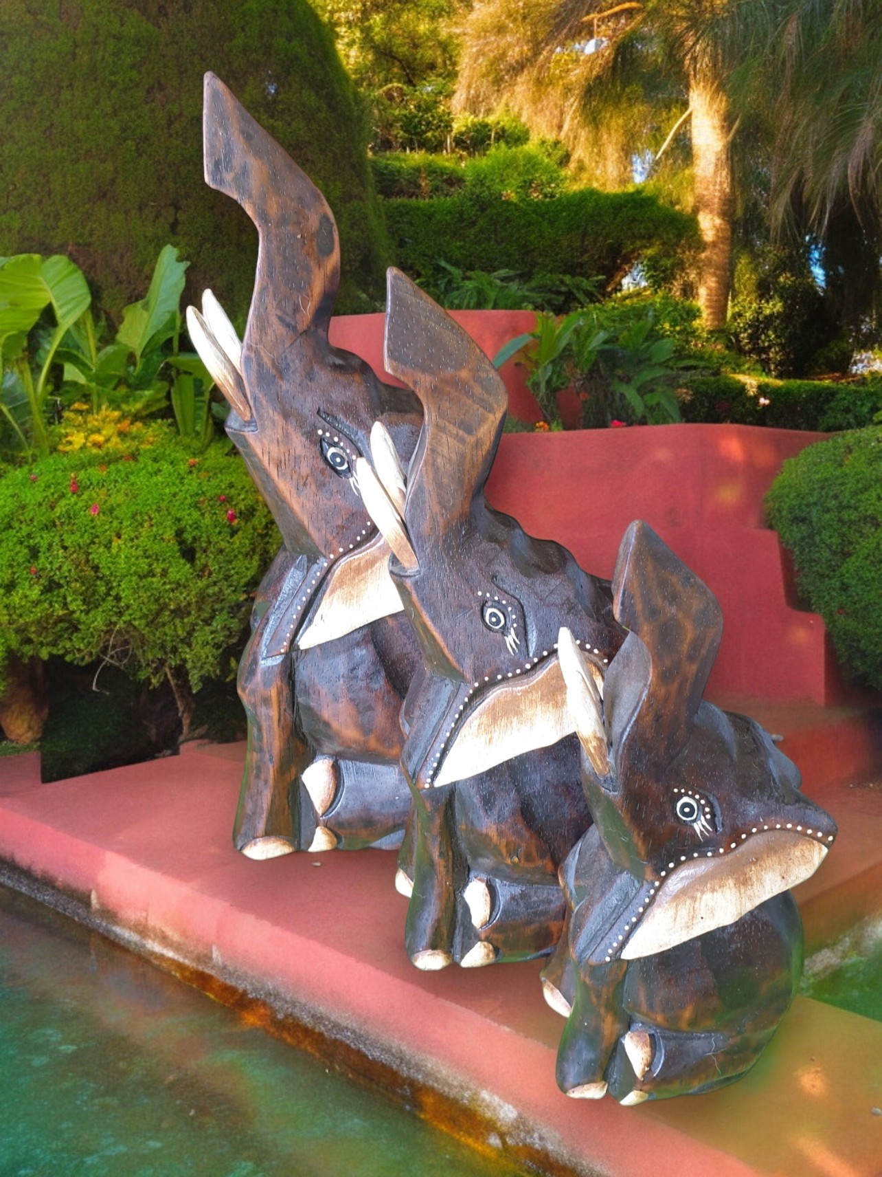 Medium Wooden Elephant Statue Set