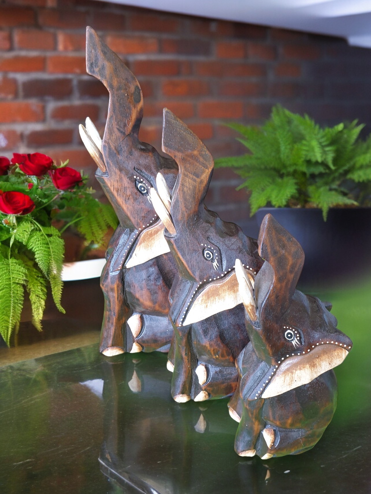 Medium Wooden Elephant Statue Set - Image 3