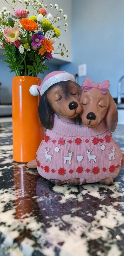 Christmas Dachshunds Statue
